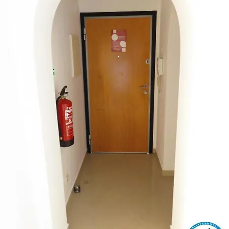 T1 Com Vista Mar Perto Da N.ª Sra. Da Rocha *